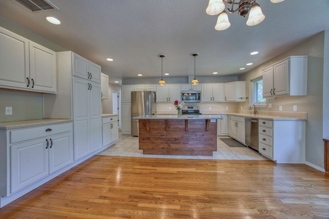 444 Sweetbriar Drive, Marshfield, MO 65706