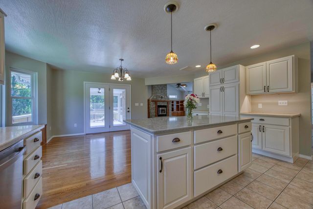 444 Sweetbriar Drive, Marshfield, MO 65706