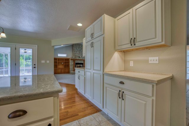 444 Sweetbriar Drive, Marshfield, MO 65706