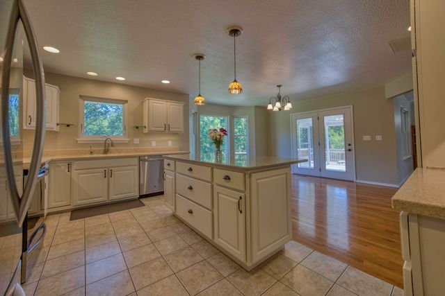 444 Sweetbriar Drive, Marshfield, MO 65706