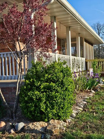 444 Sweetbriar Drive, Marshfield, MO 65706