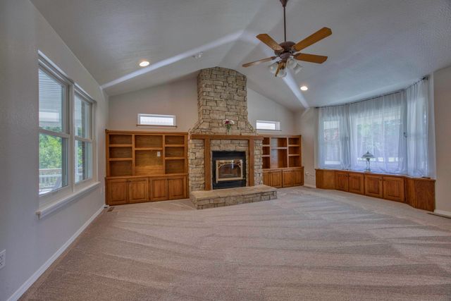 444 Sweetbriar Drive, Marshfield, MO 65706