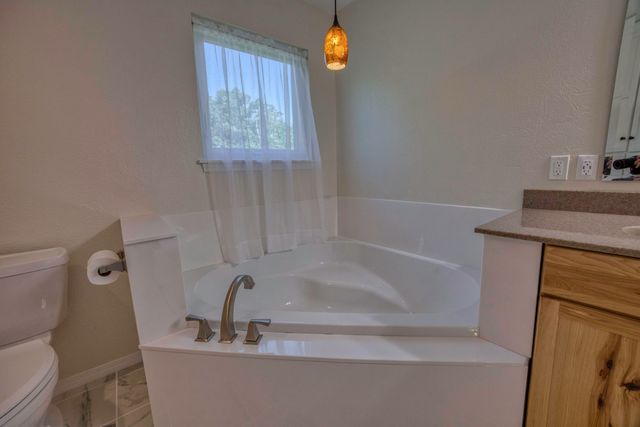 444 Sweetbriar Drive, Marshfield, MO 65706