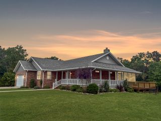 444 Sweetbriar Drive, Marshfield, MO 65706