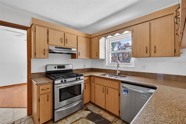 50 W COURT DRIVE, Eustis, FL 32726