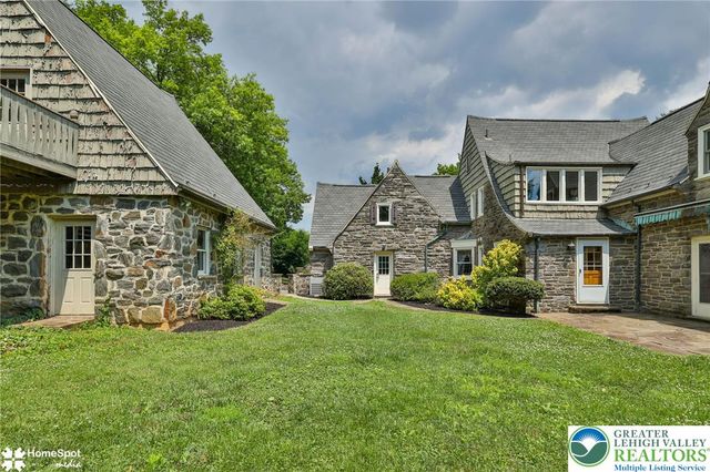 2835 Parkway Boulevard, Allentown City, PA 18104