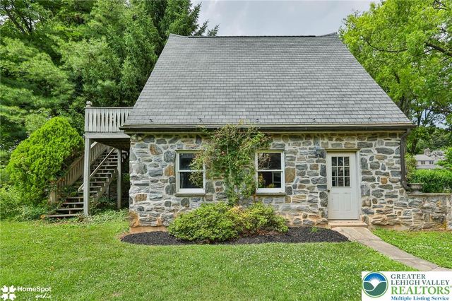 2835 Parkway Boulevard, Allentown City, PA 18104