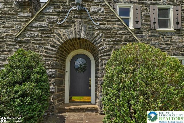 2835 Parkway Boulevard, Allentown City, PA 18104