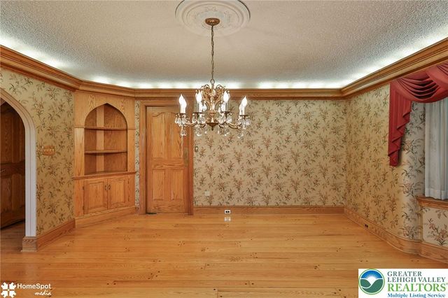 2835 Parkway Boulevard, Allentown City, PA 18104