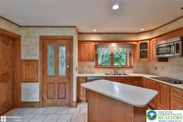 2835 Parkway Boulevard, Allentown City, PA 18104