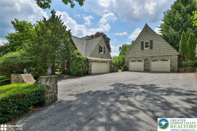 2835 Parkway Boulevard, Allentown City, PA 18104