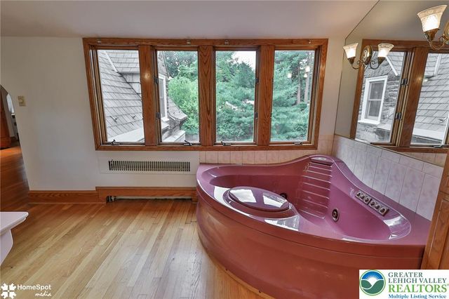 2835 Parkway Boulevard, Allentown City, PA 18104