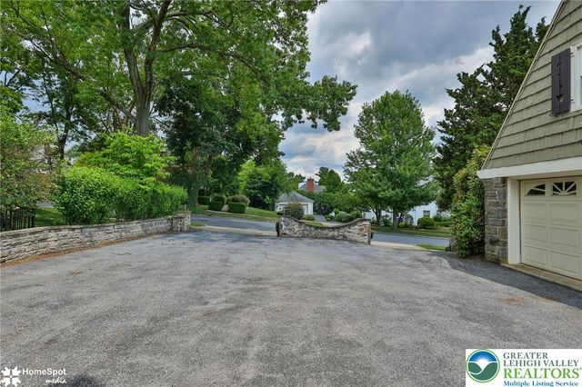2835 Parkway Boulevard, Allentown City, PA 18104