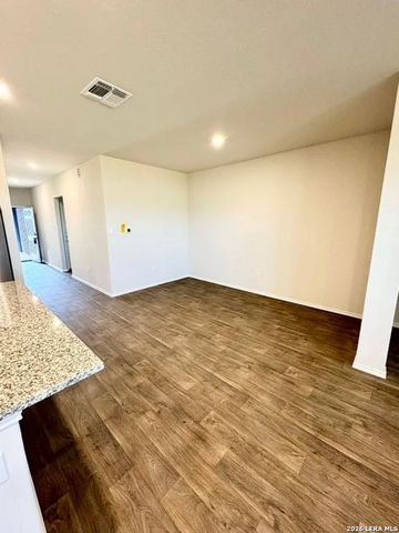 1721 James, New Braunfels, TX 78130