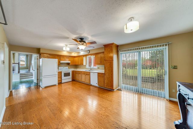 3521 Rock Rose Ln, La Grange, KY 40031