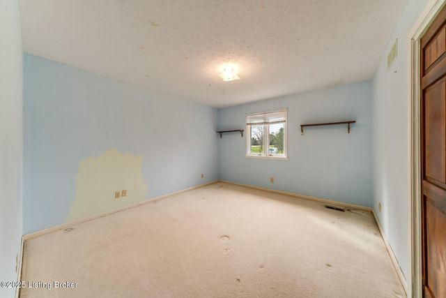 3521 Rock Rose Ln, La Grange, KY 40031