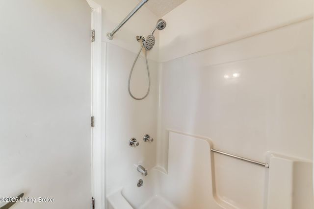 3521 Rock Rose Ln, La Grange, KY 40031