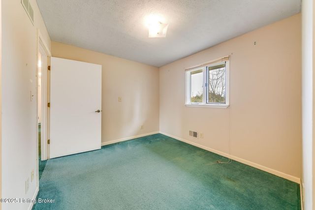 3521 Rock Rose Ln, La Grange, KY 40031