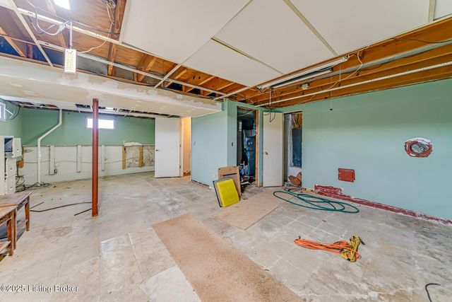 3521 Rock Rose Ln, La Grange, KY 40031