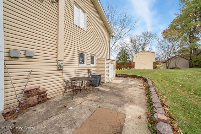 3521 Rock Rose Ln, La Grange, KY 40031