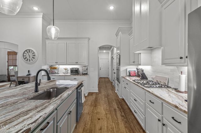 112 Richburg Court, Pearl, MS 39208