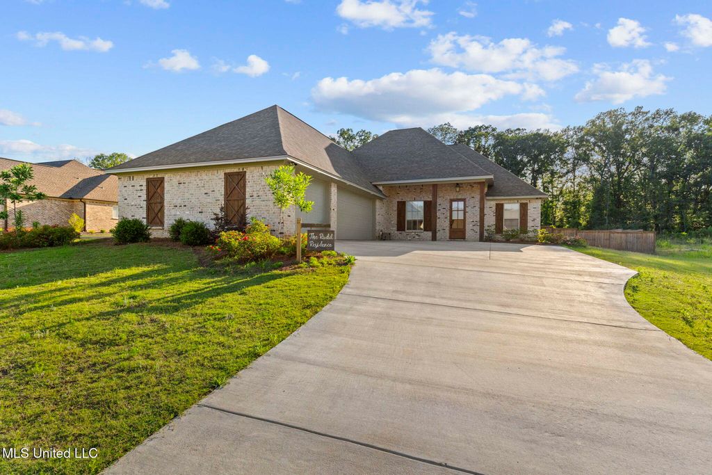 112 Richburg Court, Pearl, MS 39208