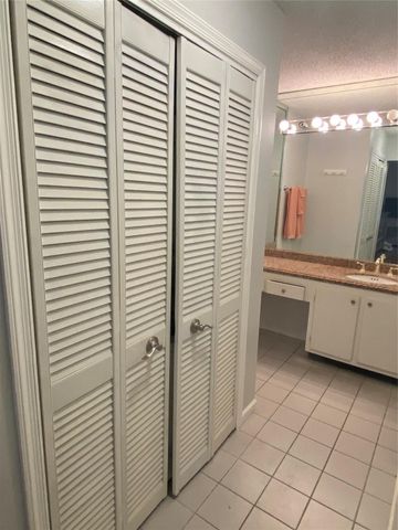 6471 Bay Club Drive 4, Fort Lauderdale, FL 33308