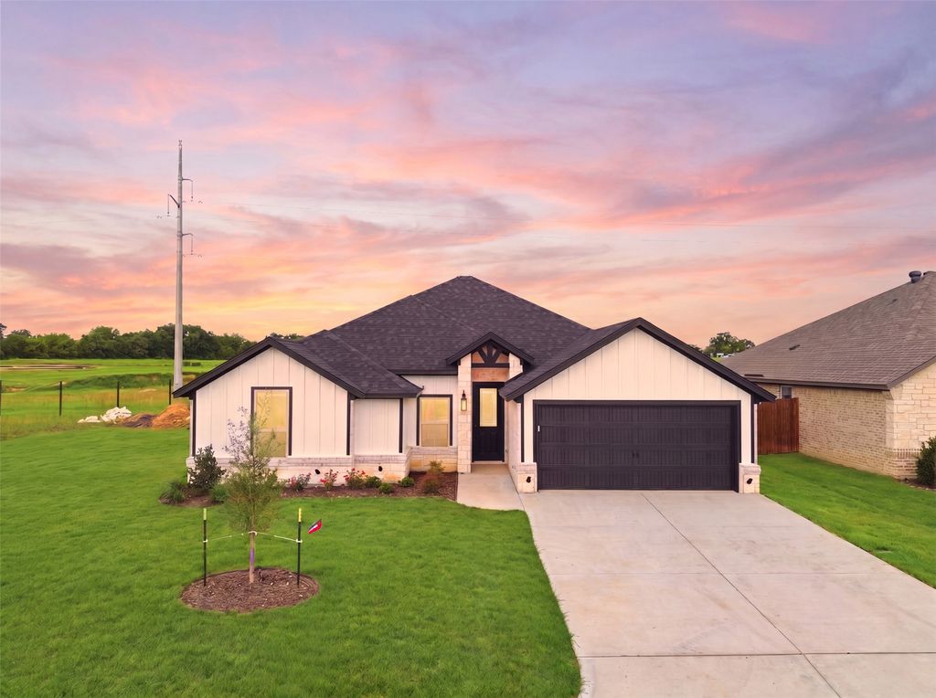 1600 Oleander Drive, Tolar, TX 76476