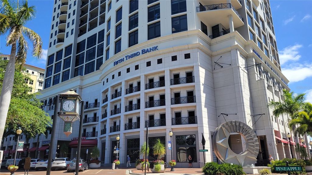 50 CENTRAL AVENUE 15B, Sarasota, FL 34236