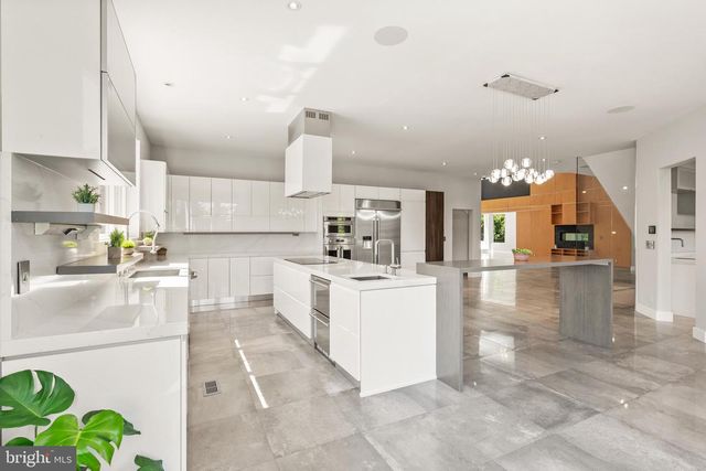 6600 RESERVES HILL CT, Annandale, VA 22003