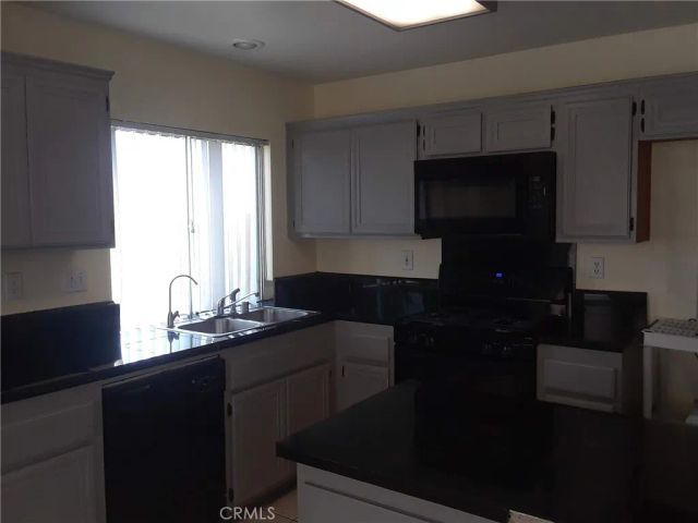 828 Greenwich Court, Hemet, CA 92545