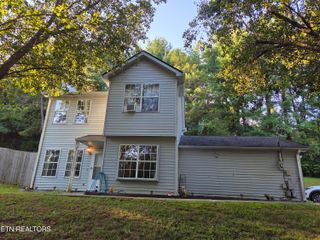 1972 Jackson Rd, Knoxville, TN 37921