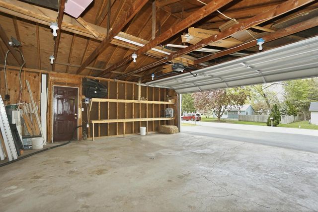 22221 121st STREET, Bristol, WI 53104