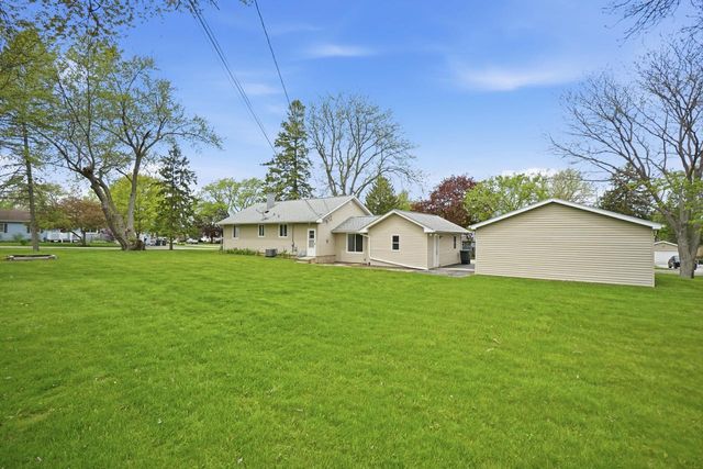 22221 121st STREET, Bristol, WI 53104