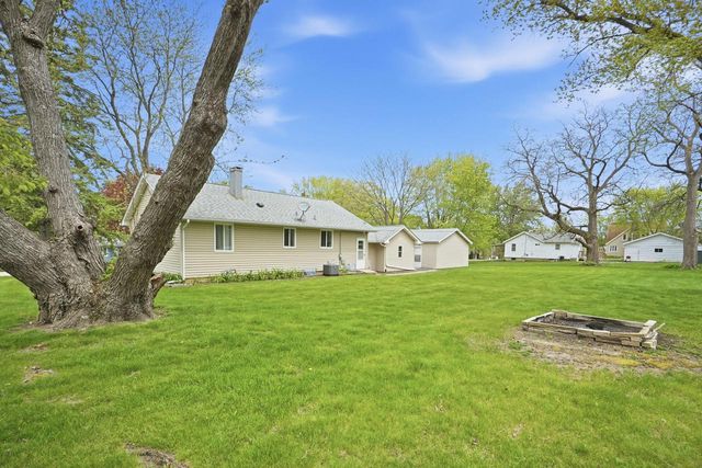 22221 121st STREET, Bristol, WI 53104