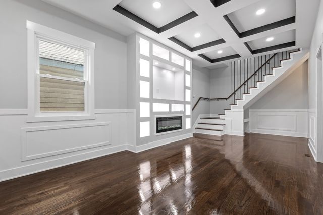 7049 S Harper Avenue, Chicago, IL 60637