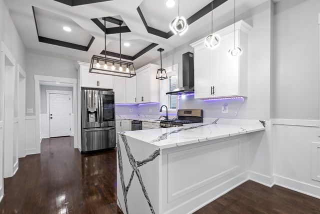 7049 S Harper Avenue, Chicago, IL 60637