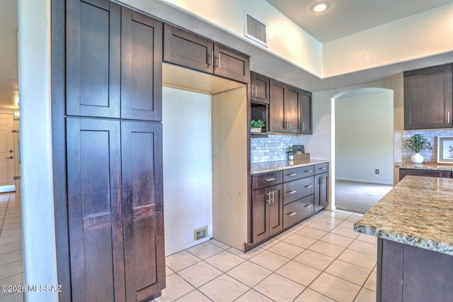 780 S Shadow Tree Place, Tucson, AZ 85748