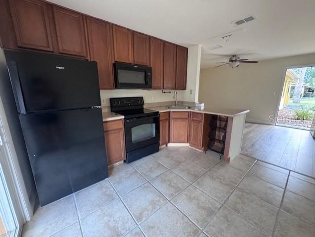 Image 3 of property listing at 3152 S BUMBY AVENUE C3, Orlando, FL 32806