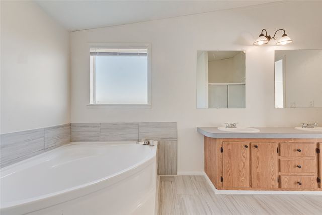 817 Kaufman Street, Rosser, TX 75157