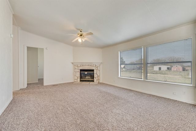 817 Kaufman Street, Rosser, TX 75157