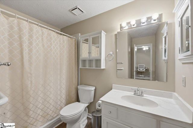 1001 Wenwood Circle, Greenville, SC 29607