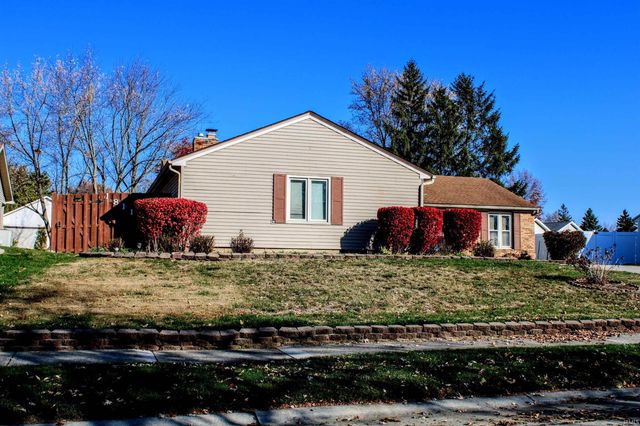 1811 Frenchmans Crossing, Fort Wayne, IN 46825