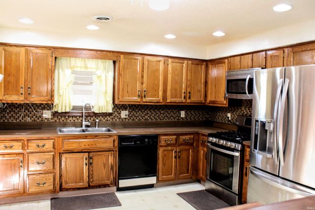 1811 Frenchmans Crossing, Fort Wayne, IN 46825