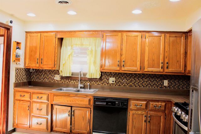 1811 Frenchmans Crossing, Fort Wayne, IN 46825