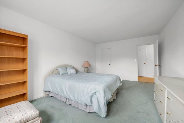 25 Chapel Place 3N, Great Neck, NY 11021