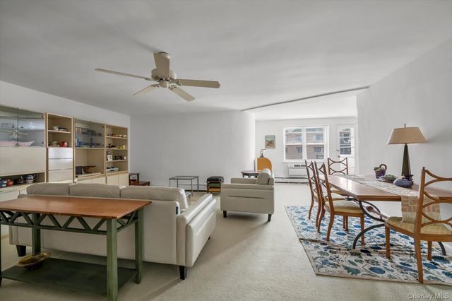 25 Chapel Place 3N, Great Neck, NY 11021