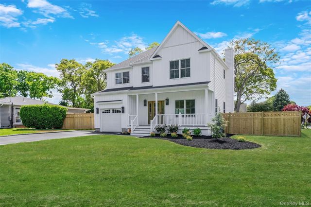 100 Bieselin Road, Bellport Village, NY 11713