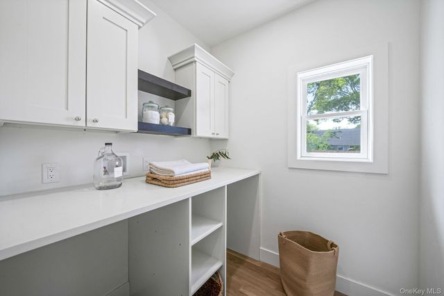 100 Bieselin Road, Bellport Village, NY 11713