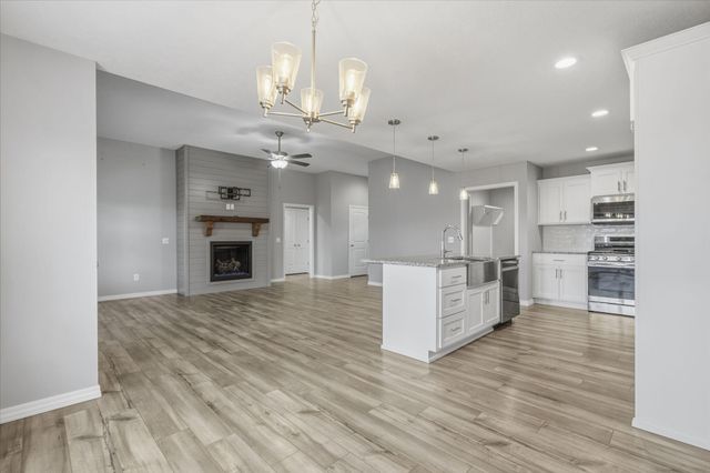 520 N Stella Court, Willard, MO 65781